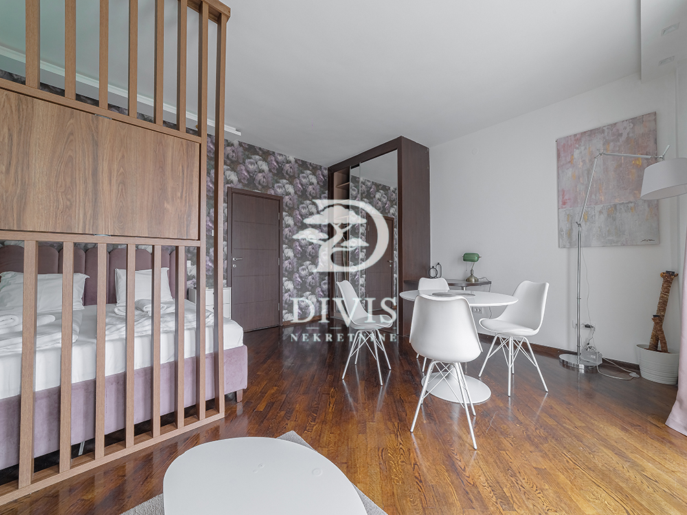 Slika 2 - Bulevar despota Stefana , Petosoban stan na prodaju, 109m2, 598.000€